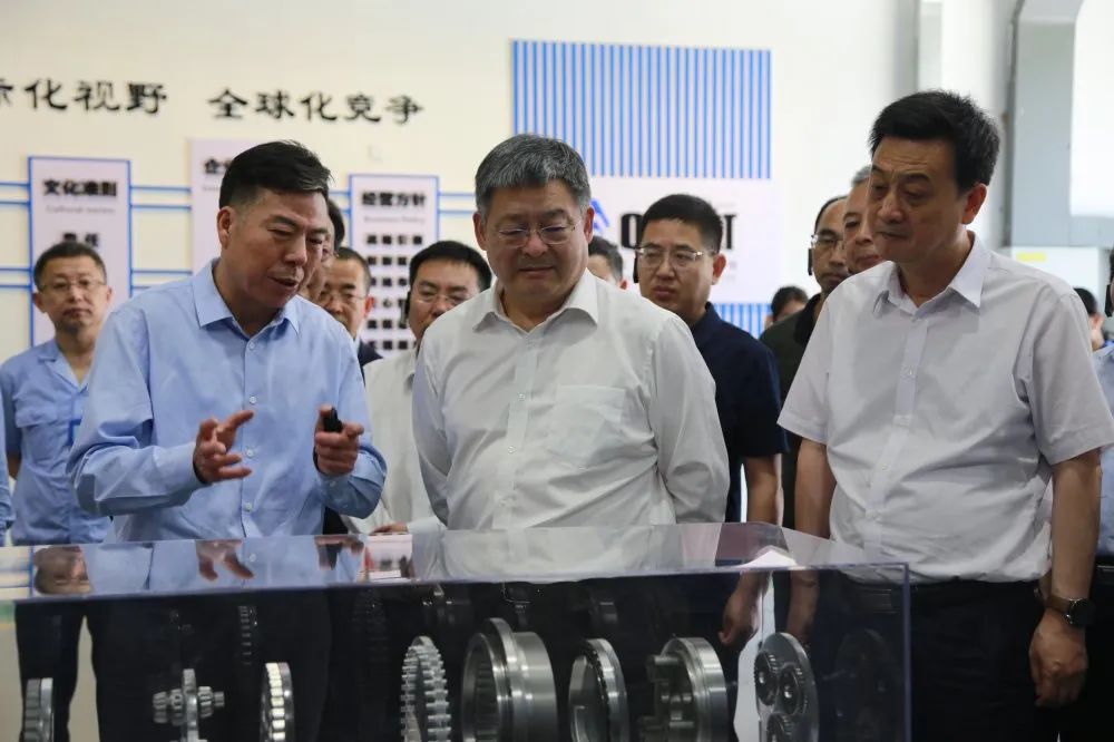 陜西省屬企業(yè)改革創(chuàng)新觀摩團(tuán)走進(jìn)秦川集團(tuán)、法士特集團(tuán)